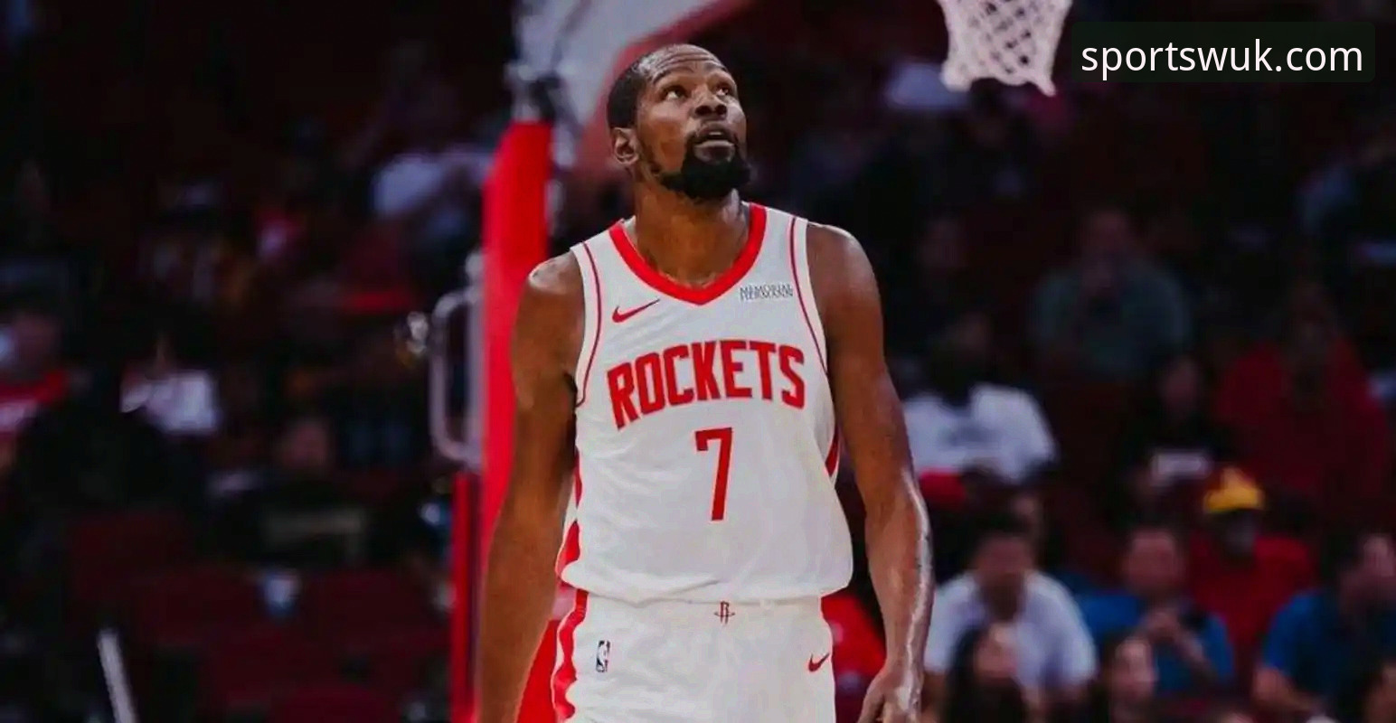 火箭主场大胜尼克斯：一场攻防节奏的深度解析